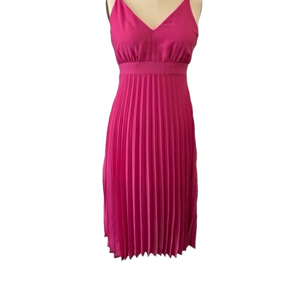 Jessica Simpson Dresses & Skirts - Jessica Simpson Pink Pleated Summer Sleeveless Adjustable Straps Midi Dress Sml